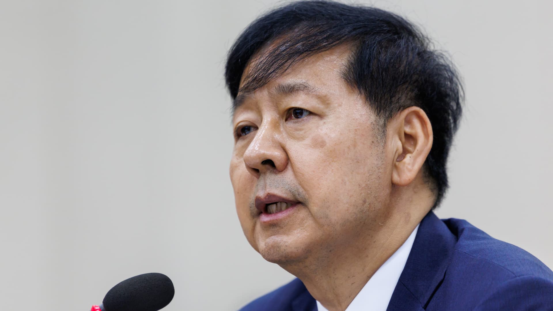 Minister apologizes as Korean leveraged ETF investors nurse heavy losses amid chip stock rout