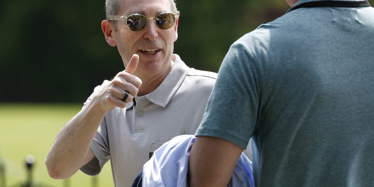 Amazon and Microsoft are spending $400 billion on AI—and investors are low on patience