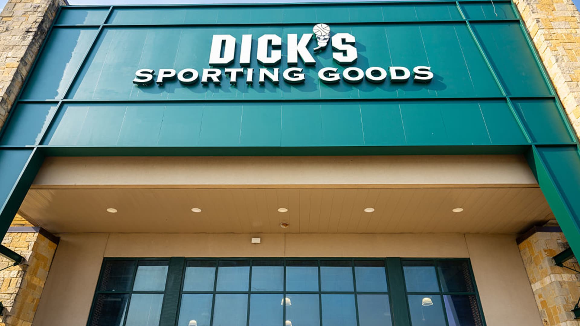 Dick’s Sporting Goods misses expectations, cites ‘challenging’ footwear market