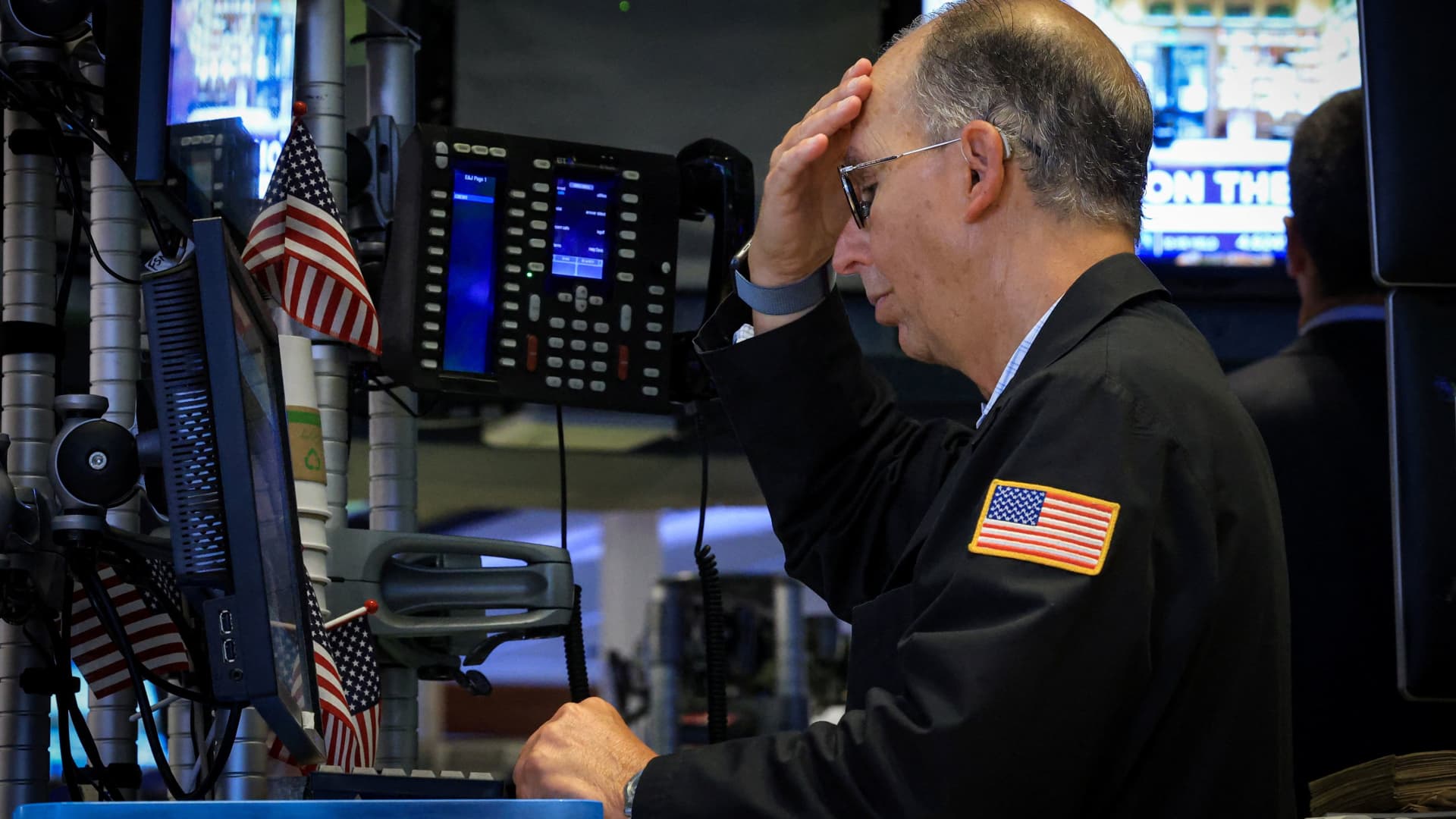 Longer-dated Treasury yields hold steady after Bessent’s bond buyback rally fizzles out