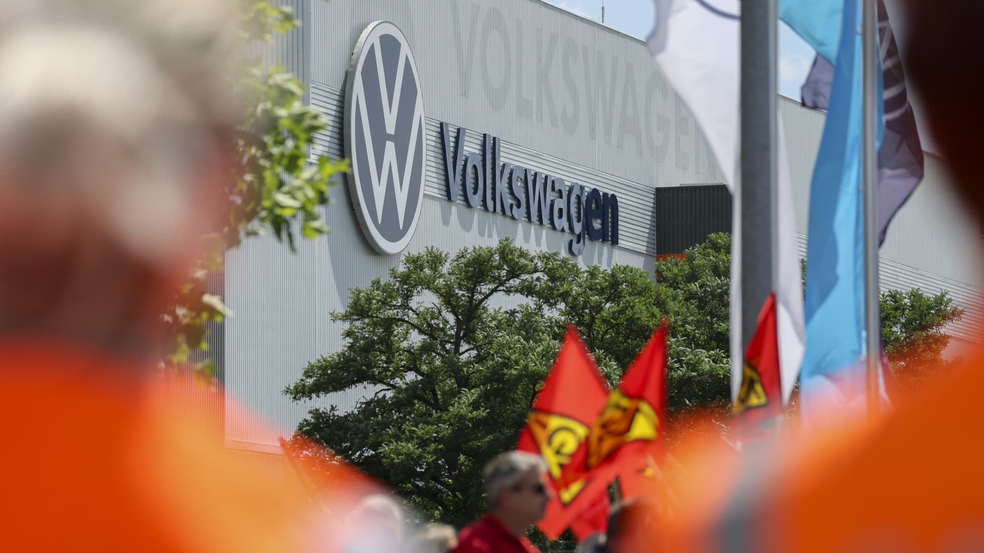 Volkswagen jumps 6% on plans to cut 50,000 jobs amid tariffs, China competition